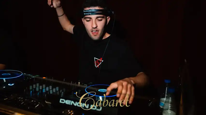 Contestant Image - Derk